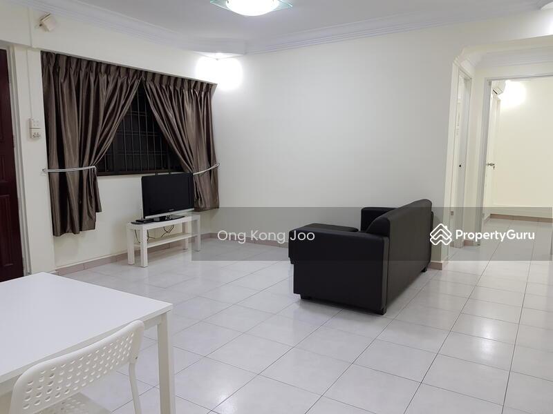 Prop-GPT: HDB Flat: D22 Boon Lay 680C Jurong West Central 1