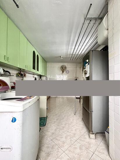 HDB Apartment for Rent, 305 Jurong East Street 32 HDB Apartment Room Rental, $900, 1 Bed 1 Bath 110 sqft $8.18 psf, SGD 900 | 99-year Leasehold