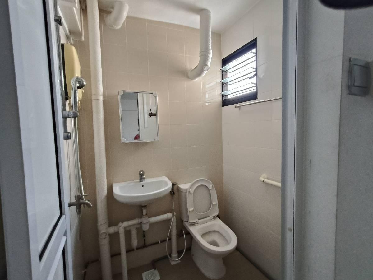 HDB Apartment for Rent: D18, 521158