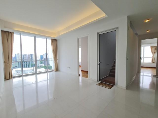 Prop-GPT: Apartment: D09 Cairnhill Cairnhill Residences