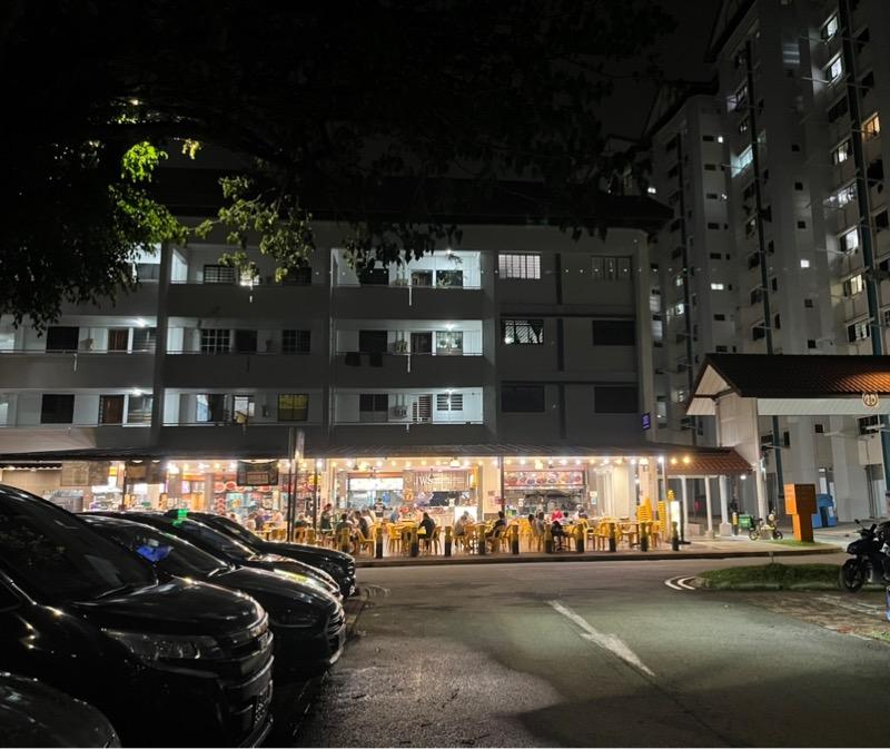 Prop-GPT: HDB Apartment: D22  304 Jurong East Street 32