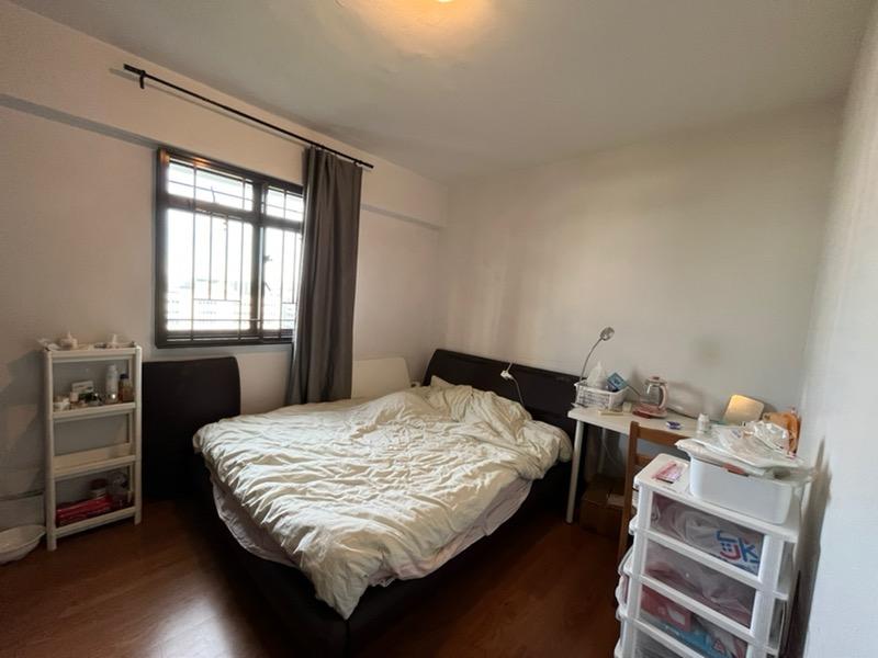 Prop-GPT: HDB Apartment: D22 Boon Lay 656D Jurong West Street 61