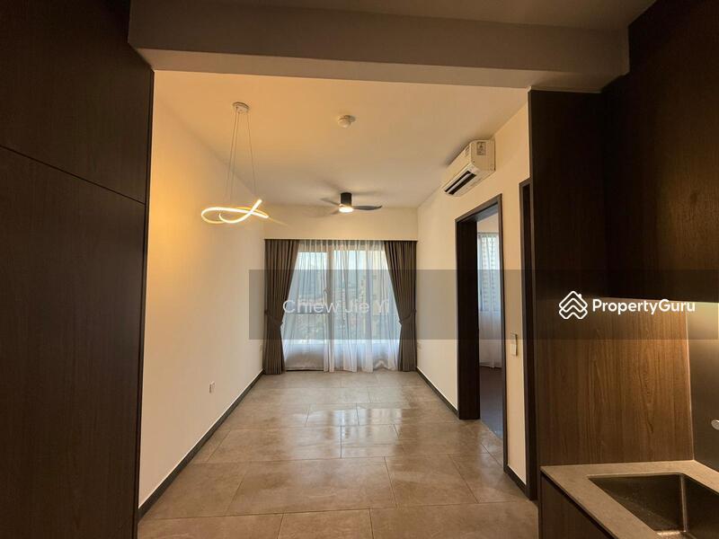Prop-GPT: Condominium: D07  Midtown Modern