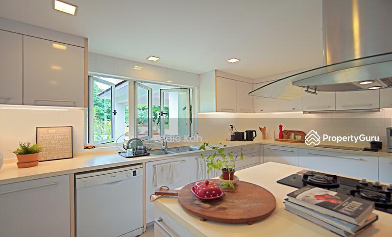 Bungalow - Good Class for Rent, Compellingly Priced! Mediterranean Charm! Move-In-Ready!, SGD 22,000 | Freehold