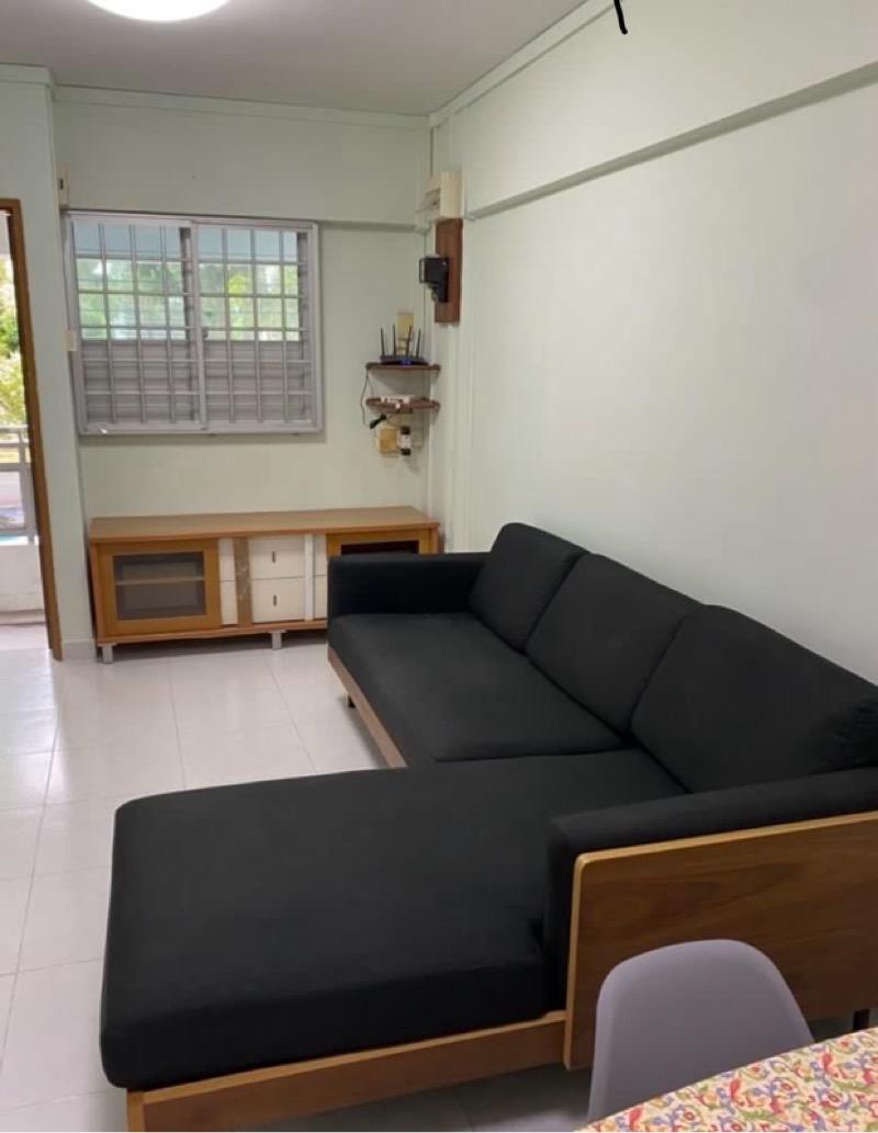 Prop-GPT: HDB Apartment: D20 Ang Mo Kio 215 Ang Mo Kio Avenue 1