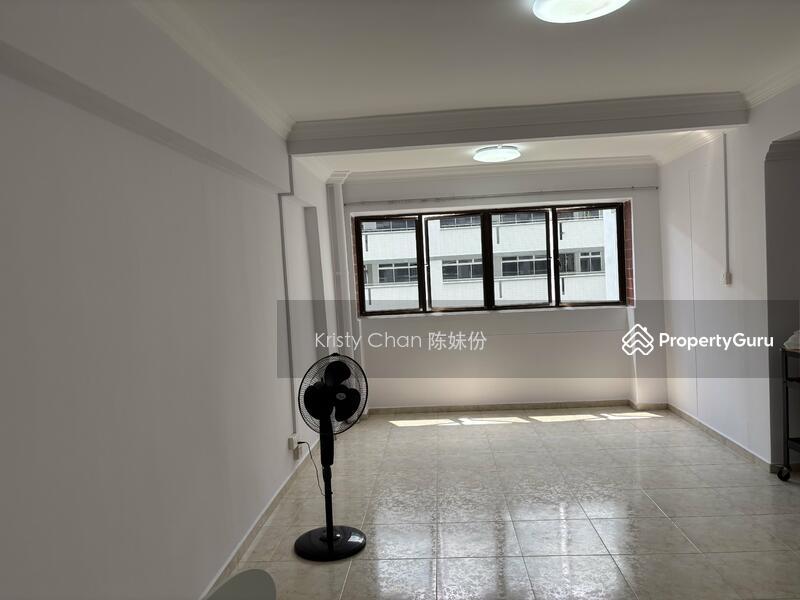 Prop-GPT: HDB Flat: D25  735 Woodlands Circle