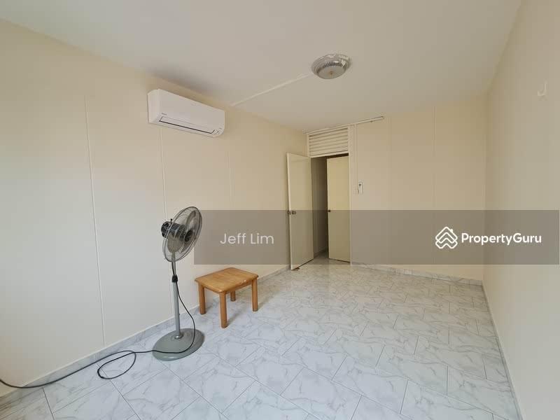 HDB Flat for Rent, 712 Jurong West Street 71, SGD 1,300 | 99-year lease