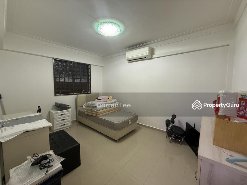 HDB Flat for Rent, 223 Tampines Street 24, SGD 3,000 | 99-year lease
