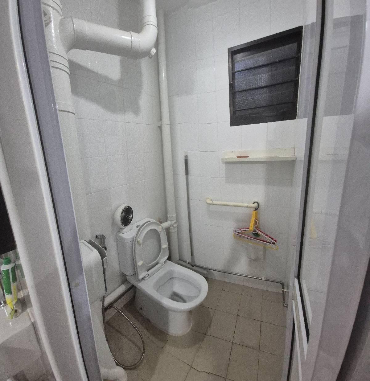 HDB Apartment for Rent, 325 Hougang Avenue 7 HDB Apartment Room Rental, $750, 1 Bed 2 Bath 161 sqft $4.66 psf, SGD 750 | 99-year Leasehold