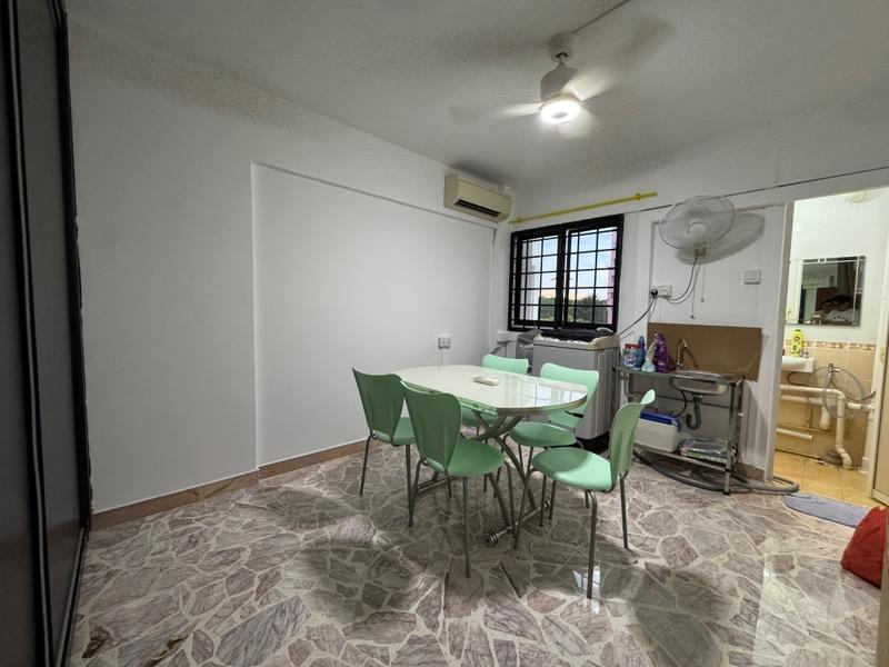HDB Apartment for Rent, 608 Ang Mo Kio Avenue 5 HDB Apartment Room Rental, $1,400, 1 Bed 1 Bath 10 sqft $140.00 psf, SGD 1,400 | 99-year Leasehold