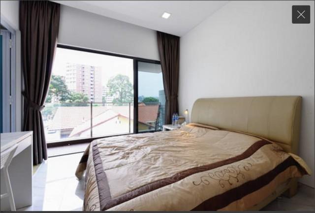 Prop-GPT: Terrace: D19  Modern cheap hougang mrt master room ensuite bathroom rental lease land house
