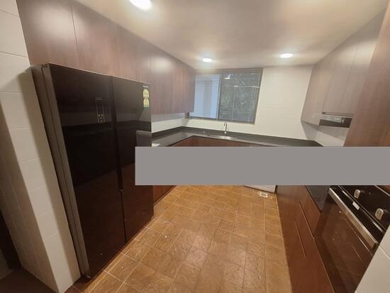 Prop-GPT: Condominium: D09 Cairnhill The Claymore