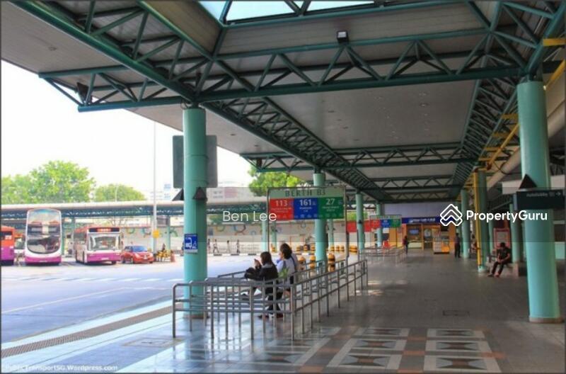 Terrace for Rent, Modern cheap hougang mrt master room ensuite bathroom rental lease land house, SGD 1,700 | 999-year lease