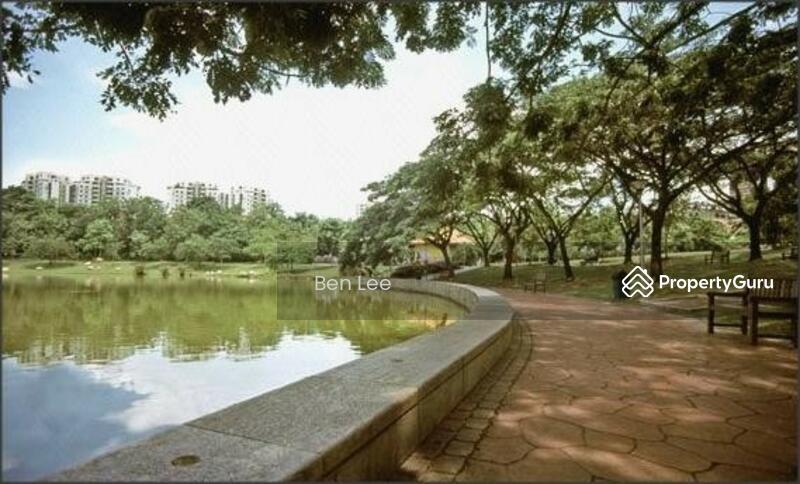 Terrace for Rent, Modern cheap hougang mrt master room ensuite bathroom rental lease land house, SGD 1,700 | 999-year lease