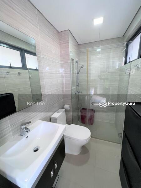 Terrace for Rent, Modern cheap hougang mrt master room ensuite bathroom rental lease land house, SGD 1,700 | 999-year lease