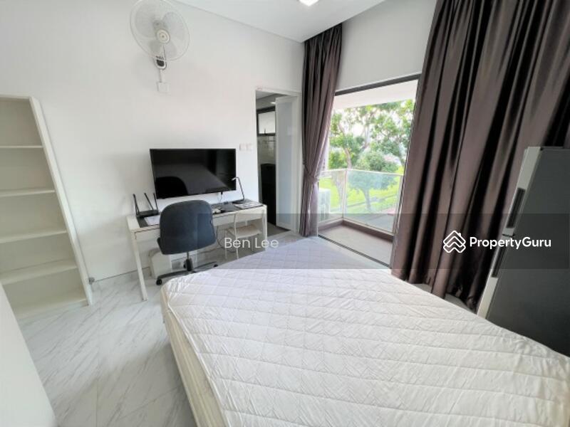 Terrace for Rent, Modern cheap hougang mrt master room ensuite bathroom rental lease land house, SGD 1,700 | 999-year lease