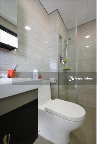Terrace for Rent, Modern cheap hougang mrt master room ensuite bathroom rental lease land house, SGD 1,700 | 999-year lease