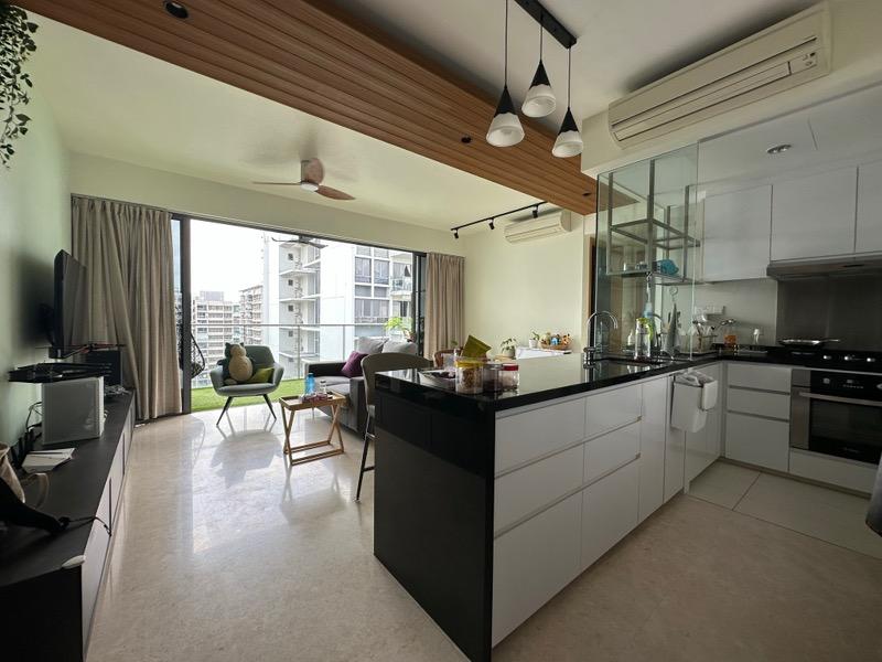Prop-GPT: Condominium: D16  Waterfront Isle