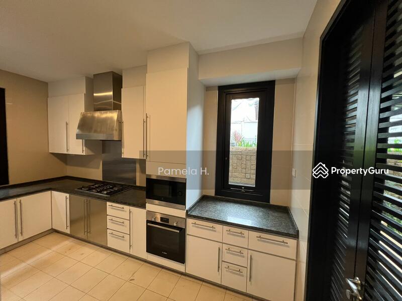 Bungalow - Good Class for Rent, 4 Ensuite Bedroom with Large Garden, Jacuzzi and Pool for rent on Chatsworth Rd, SGD 26,500