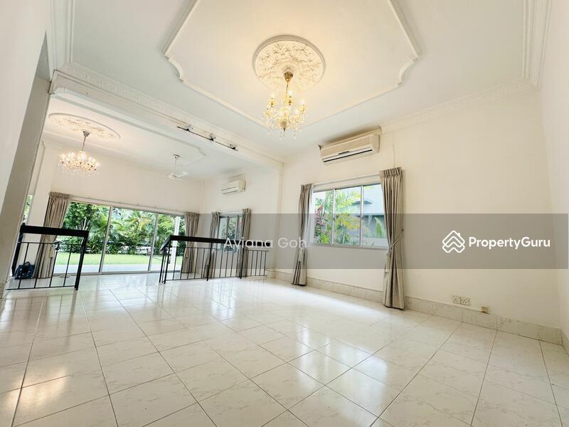 Prop-GPT: Semi-Detached: D10 Holland Holland Grove Semi-D with Pool