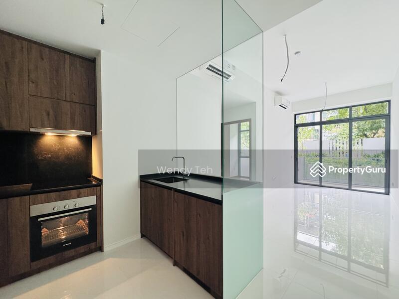 Prop-GPT: Condominium: D23 Hillview Phoenix Residences