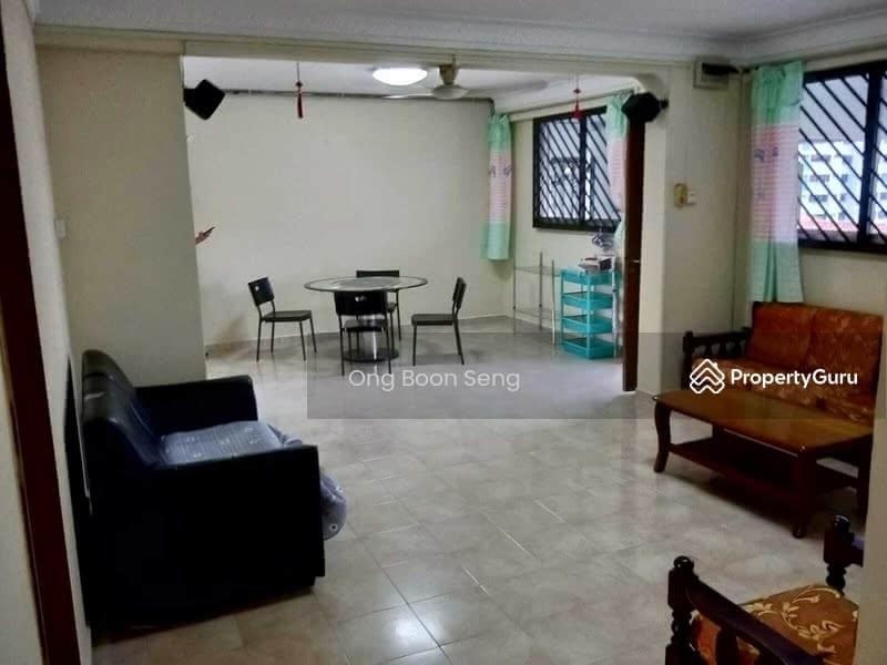 Prop-GPT: HDB Flat: D27 Yishun 832 Yishun Street 81