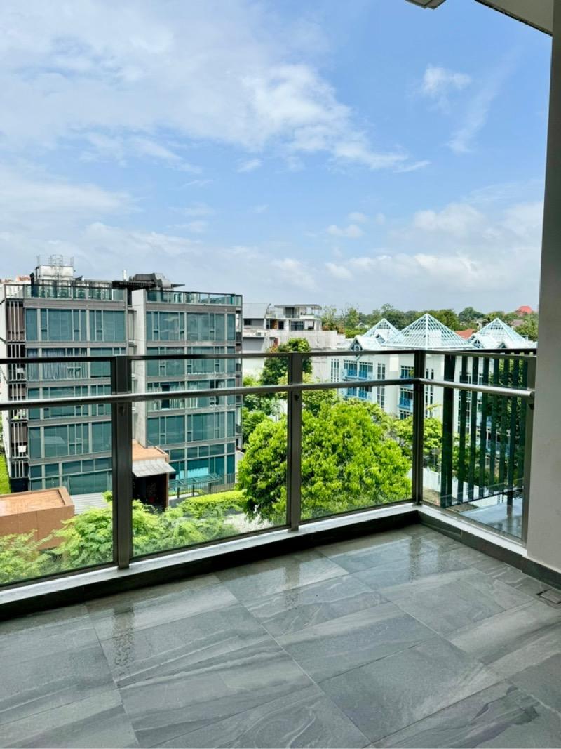 Prop-GPT: Condominium: D10  Jervois Treasures