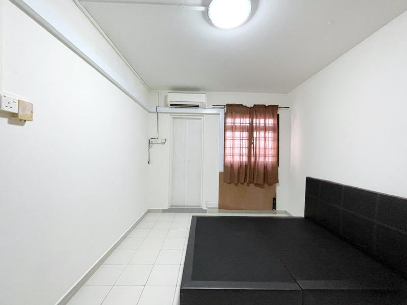 HDB Apartment for Rent, 411 Bukit Batok West Avenue 4 HDB Apartment For Rent, $2,200, 2 Bed 2 Bath 721 sqft $3.05 psf, SGD 2,200 | 99-year Leasehold