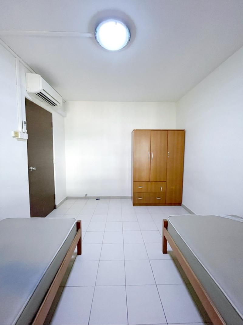 HDB Apartment for Rent, 411 Bukit Batok West Avenue 4 HDB Apartment For Rent, $2,200, 2 Bed 2 Bath 721 sqft $3.05 psf, SGD 2,200 | 99-year Leasehold