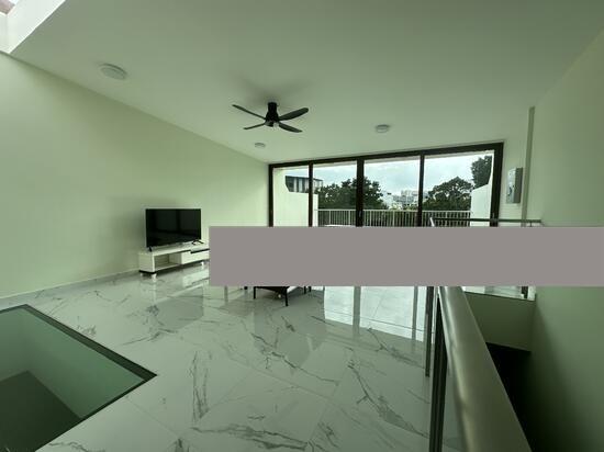 Picardy Gardens Semi-Detached House For Rent, $5,000, 4 Bed 2 Bath 2,000 sqft $2.50 psf