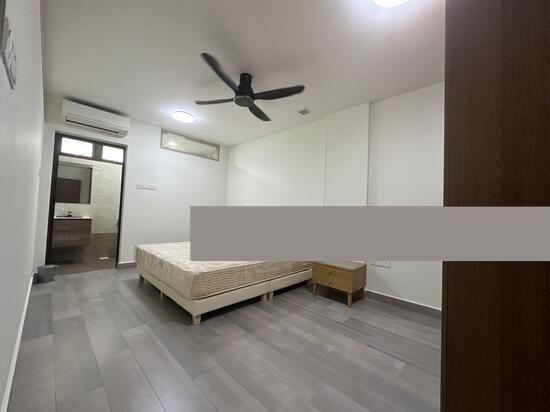 Picardy Gardens Semi-Detached House For Rent, $5,000, 4 Bed 2 Bath 2,000 sqft $2.50 psf