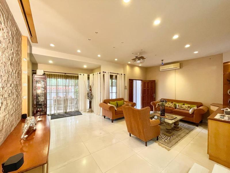Prop-GPT: Terrace: D19  Tai Hwan Garden