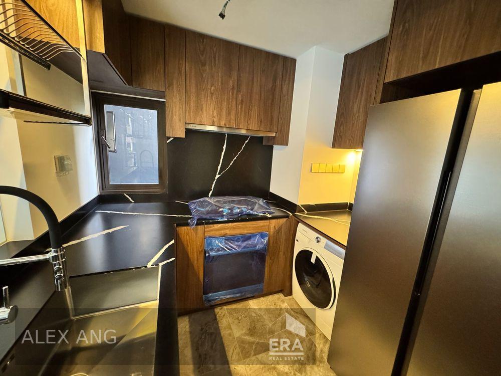 Condominium for Rent, Canberra Drive The Commodore, SGD 5,000 | Leasehold 99