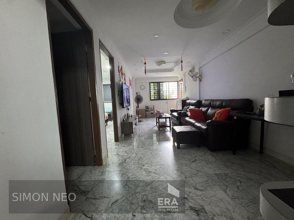 Prop-GPT: HDB - 2 room:   Lorong Lew Lian 5 Lorong Lew Lian For Rent