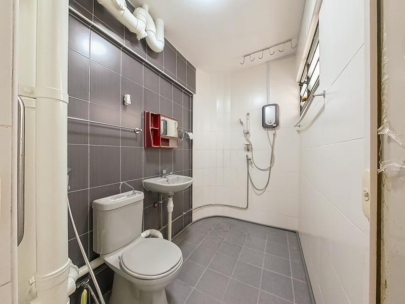 129 Lorong Ah Soo HDB Apartment For Rent, $3,500, 3 Bed 2 Bath 1,130 sqft $3.10 psf