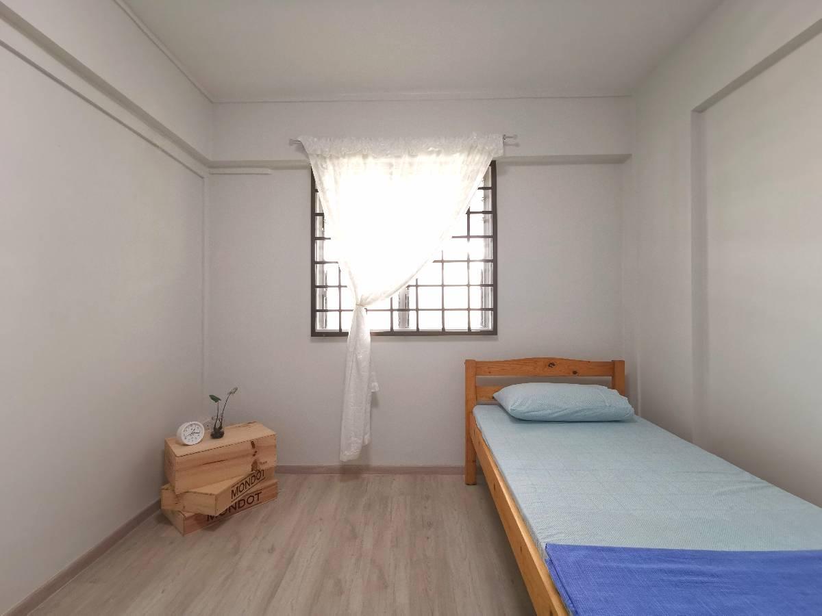 Prop-GPT: HDB Apartment: D19  24 Hougang Avenue 3