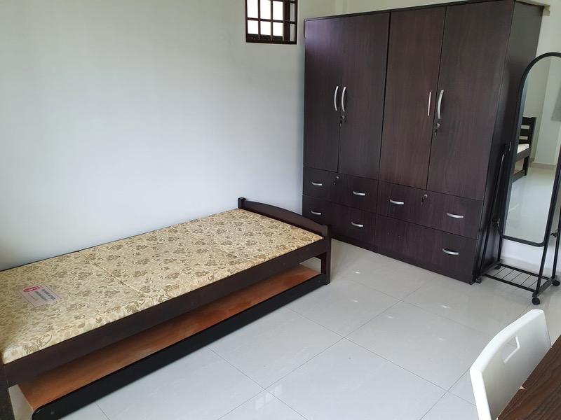 Prop-GPT: HDB Apartment: D19  327 Hougang Avenue 5