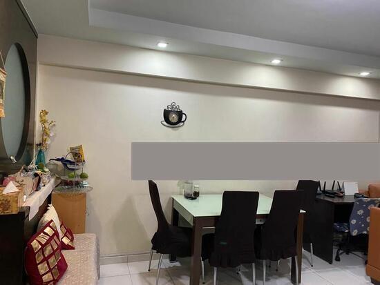 Prop-GPT: HDB Apartment: D23  653 Senja Link