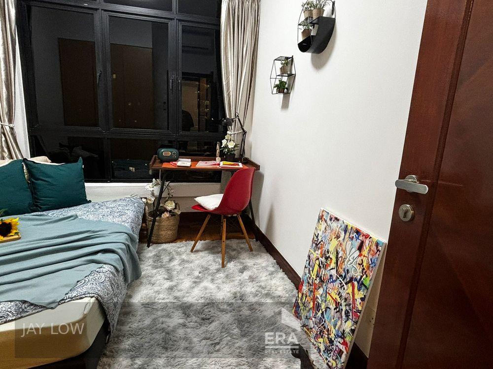 Condominium for Rent: 