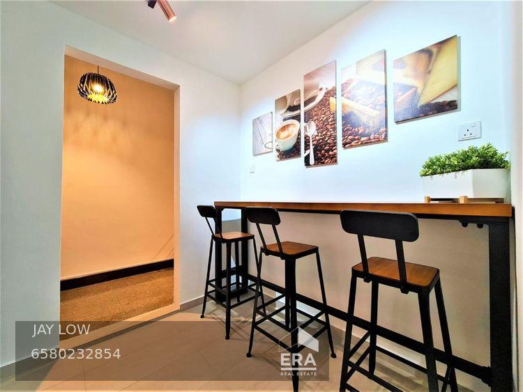 Condominium for Rent: 