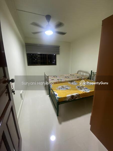 Prop-GPT: HDB Flat: D27 Yishun 704 Yishun Avenue 5