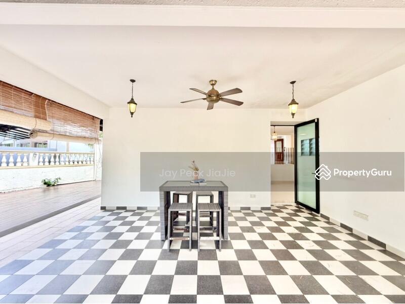 Prop-GPT: Semi-Detached: D20  The Inglewood