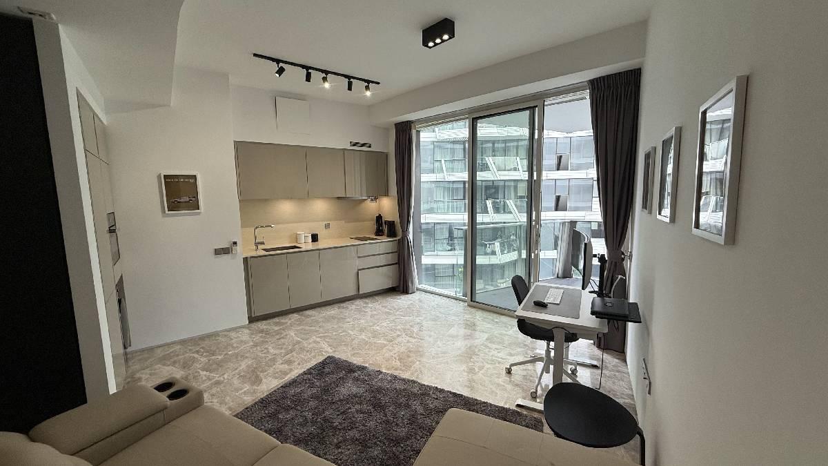 Condominium for Rent: D04, 098018