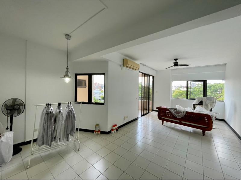 Condominium for Rent: D16, 469977