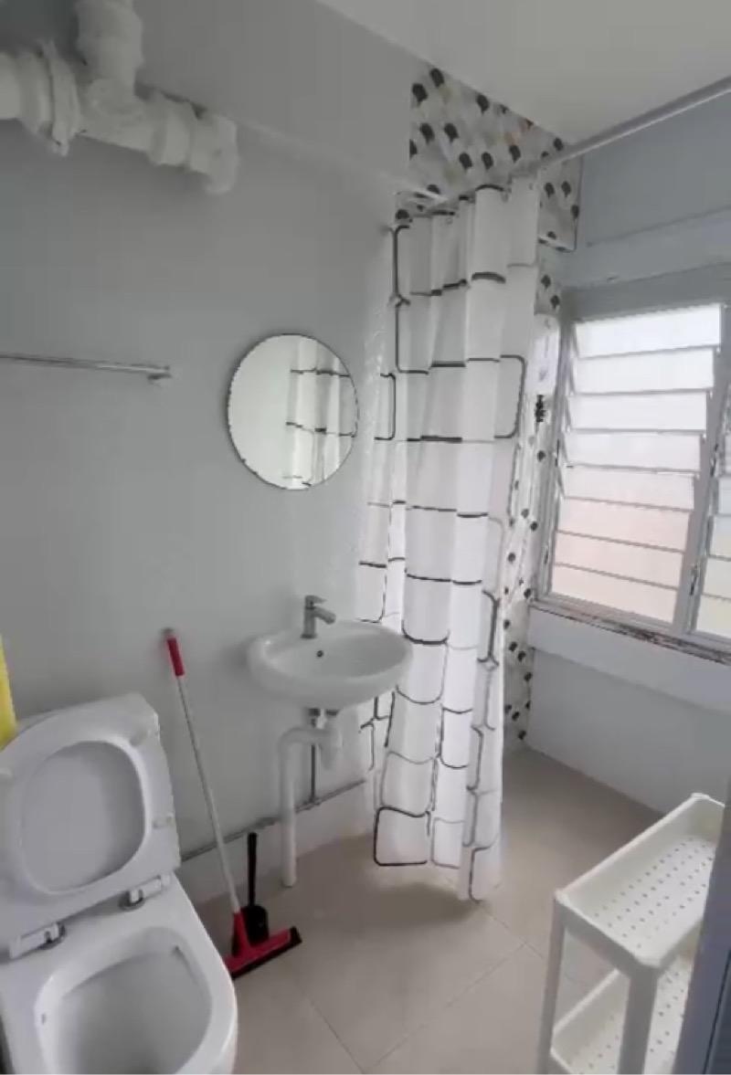 Apartment for Rent, People's Park Complex Apartment Room Rental, $2,200, 1 Bed 1 Bath 250 sqft $8.80 psf, SGD 2,200