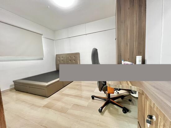 HDB Apartment for Rent: D18, 521109
