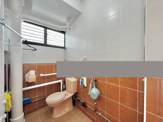 HDB Apartment for Rent: D18, 521109