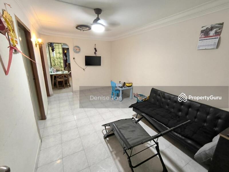 Prop-GPT: HDB Flat: D02  4 Everton Park