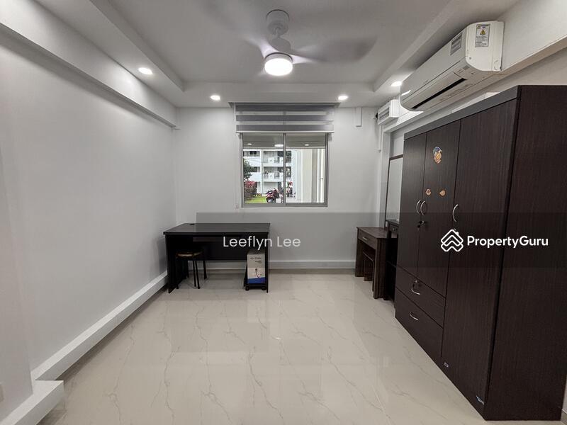 Prop-GPT: HDB Flat: D22 Boon Lay 211 Boon Lay Place