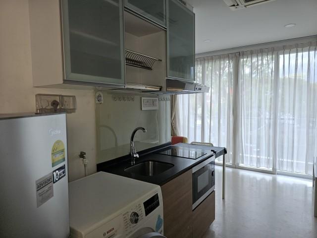 Apartment for Rent, Le Regal Apartment For Rent, $2,400, 1 Bed 1 Bath 398 sqft $6.03 psf, SGD 2,400 | Freehold